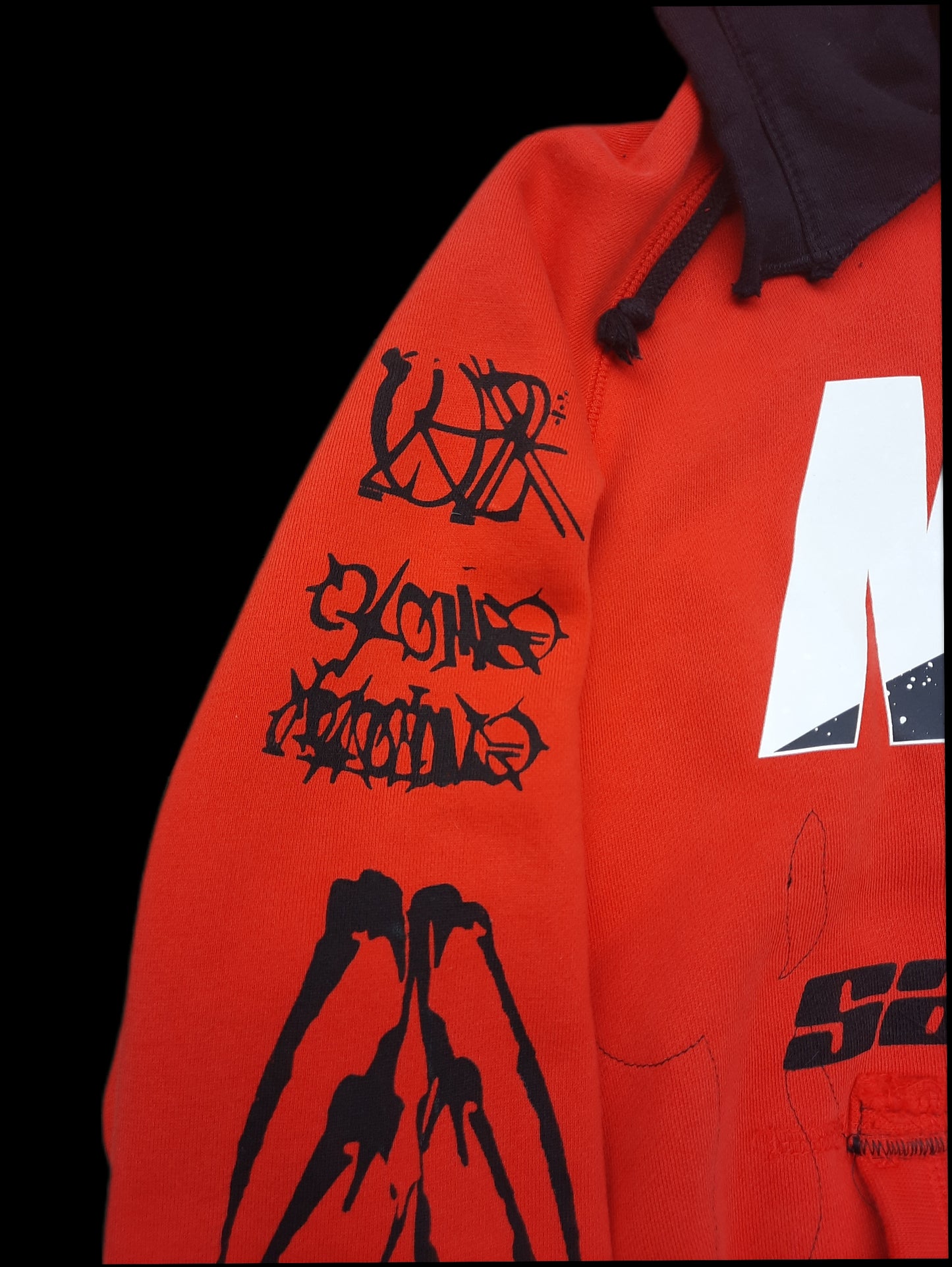 '𝘋𝘦𝘢𝘥 𝘰𝘳 𝘈𝘭𝘪𝘷𝘦' Hoodie