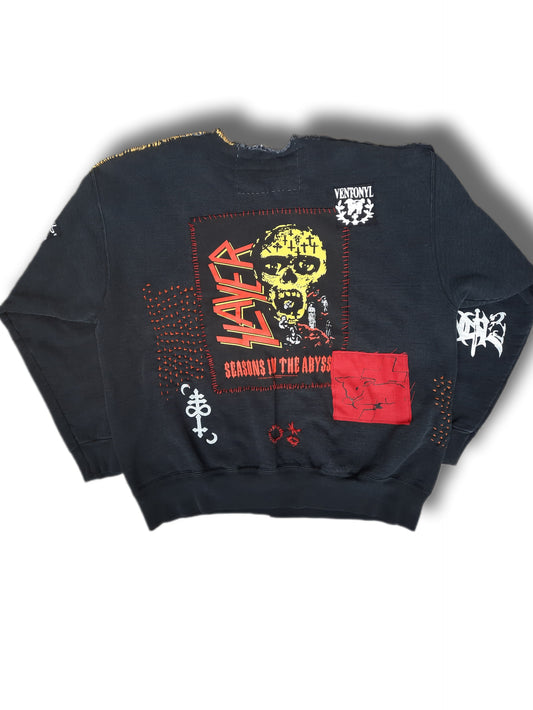 '𝘏𝘦𝘭𝘭 𝘈𝘸𝘢𝘪𝘵𝘴' Heavyweight Sweater