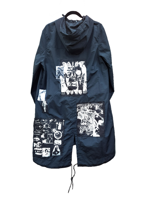 '𝘉𝘭𝘢𝘤𝘬𝘰𝘶𝘵' Fishtail Raincoat