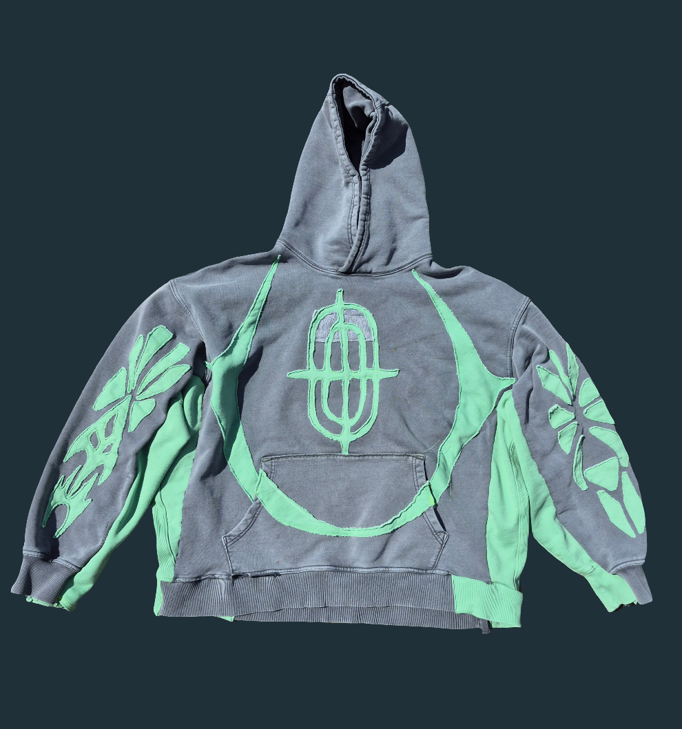 '𝘈𝘭𝘪𝘦𝘯 𝘛𝘳𝘢𝘱 𝘗𝘩𝘰𝘯𝘦' Hoodie