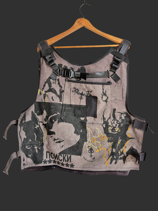 '𝘐𝘯𝘥𝘶𝘴𝘵𝘳𝘪𝘢𝘭 𝘚𝘤𝘢𝘳𝘴' Tactical Vest