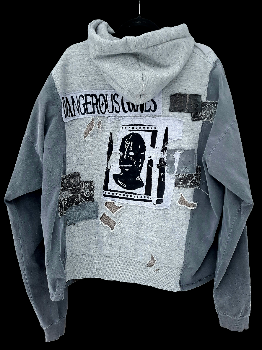 '𝘋𝘢𝘯𝘨𝘦𝘳𝘰𝘶𝘴 𝘎𝘢𝘮𝘦𝘴' Hoodie