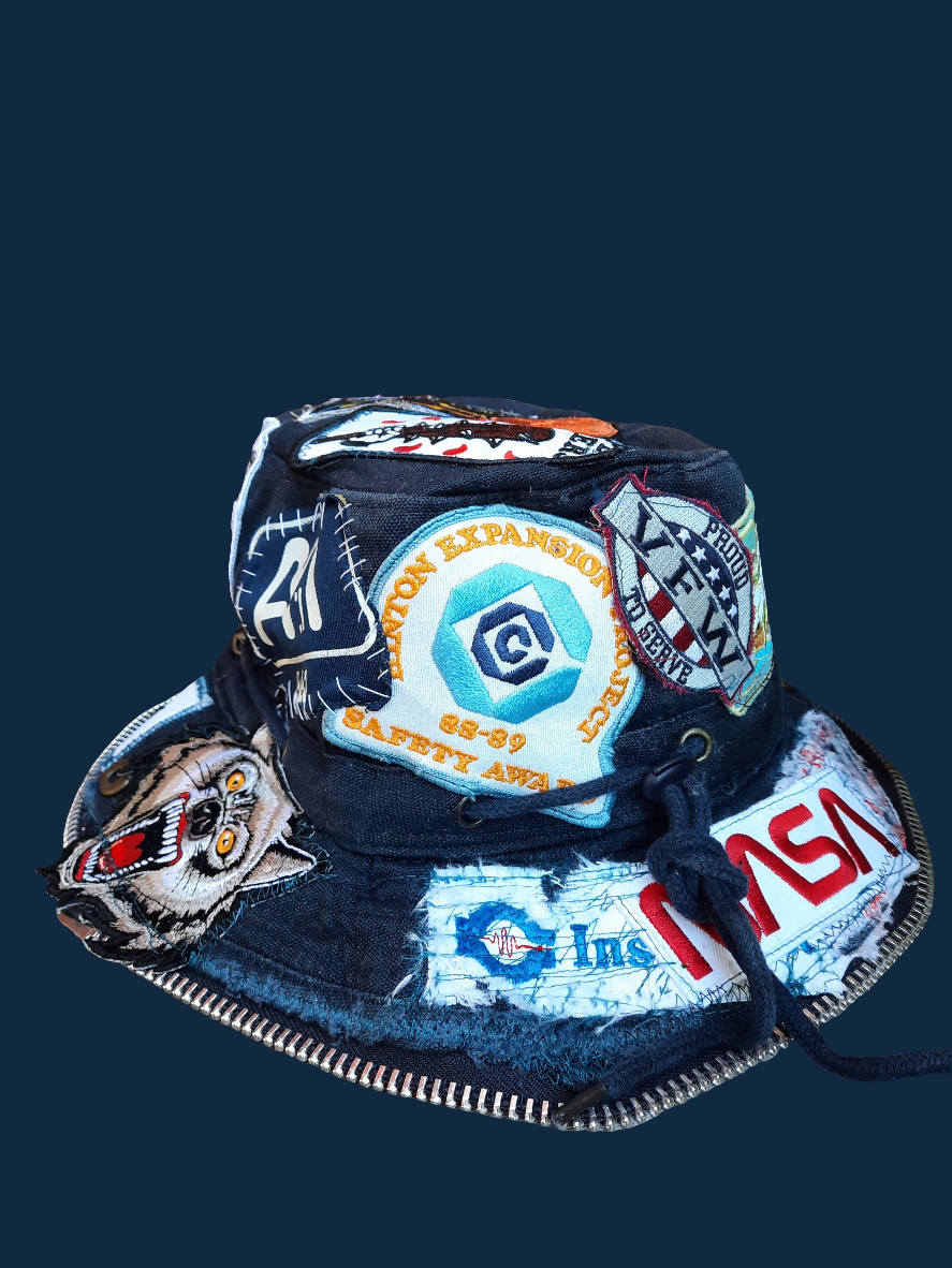 '๐๐ฐ๐ด๐ต ๐๐ฉ๐ณ๐ฐ๐ฎ๐ฆ' Bucket Hat