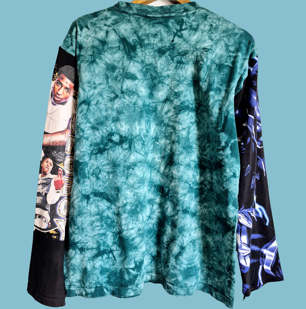 '𝘞𝘪𝘯𝘨 𝘒𝘪𝘯𝘨' Long Sleeve Shirt
