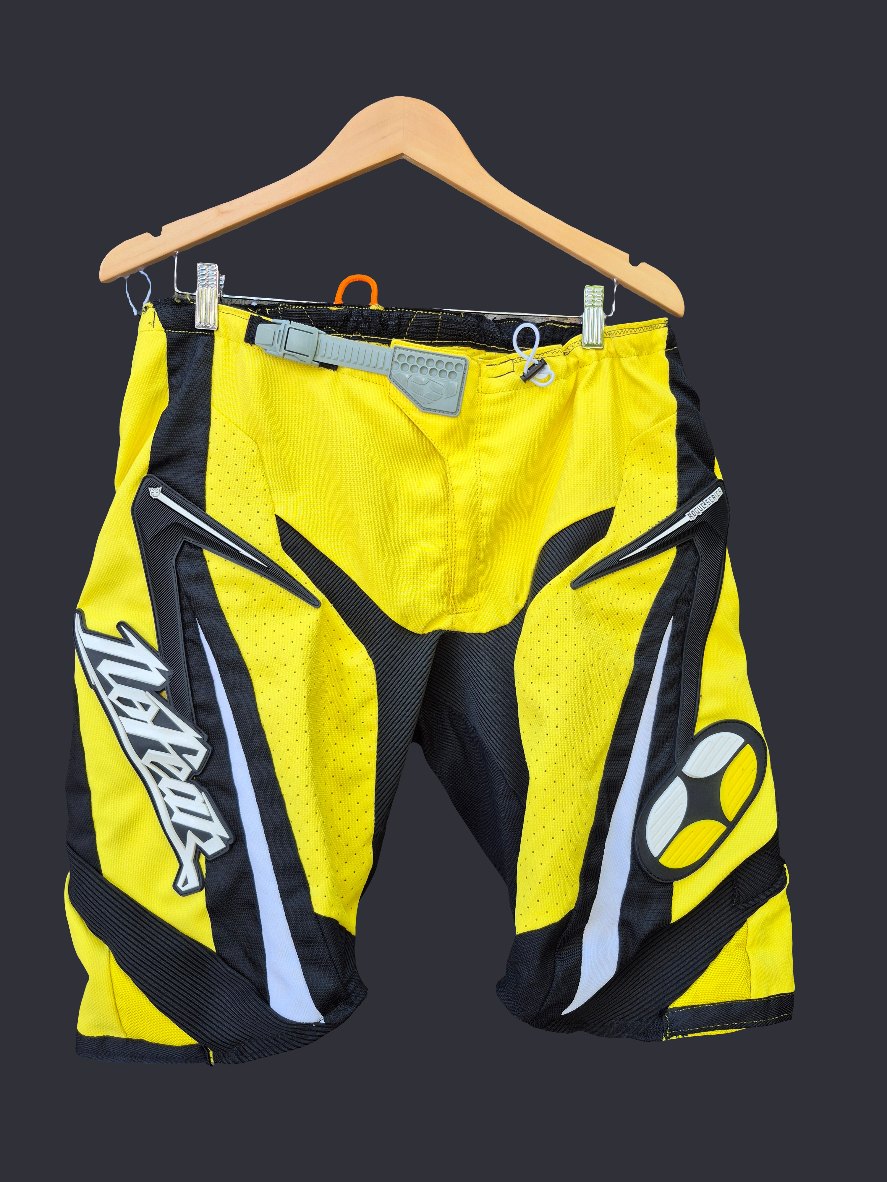 '𝘛𝘩𝘦 𝘎𝘩𝘰𝘴𝘵 𝘰𝘧 𝘛𝘳𝘢𝘷𝘪𝘴 𝘗𝘢𝘴𝘵𝘳𝘢𝘯𝘢' Shorts
