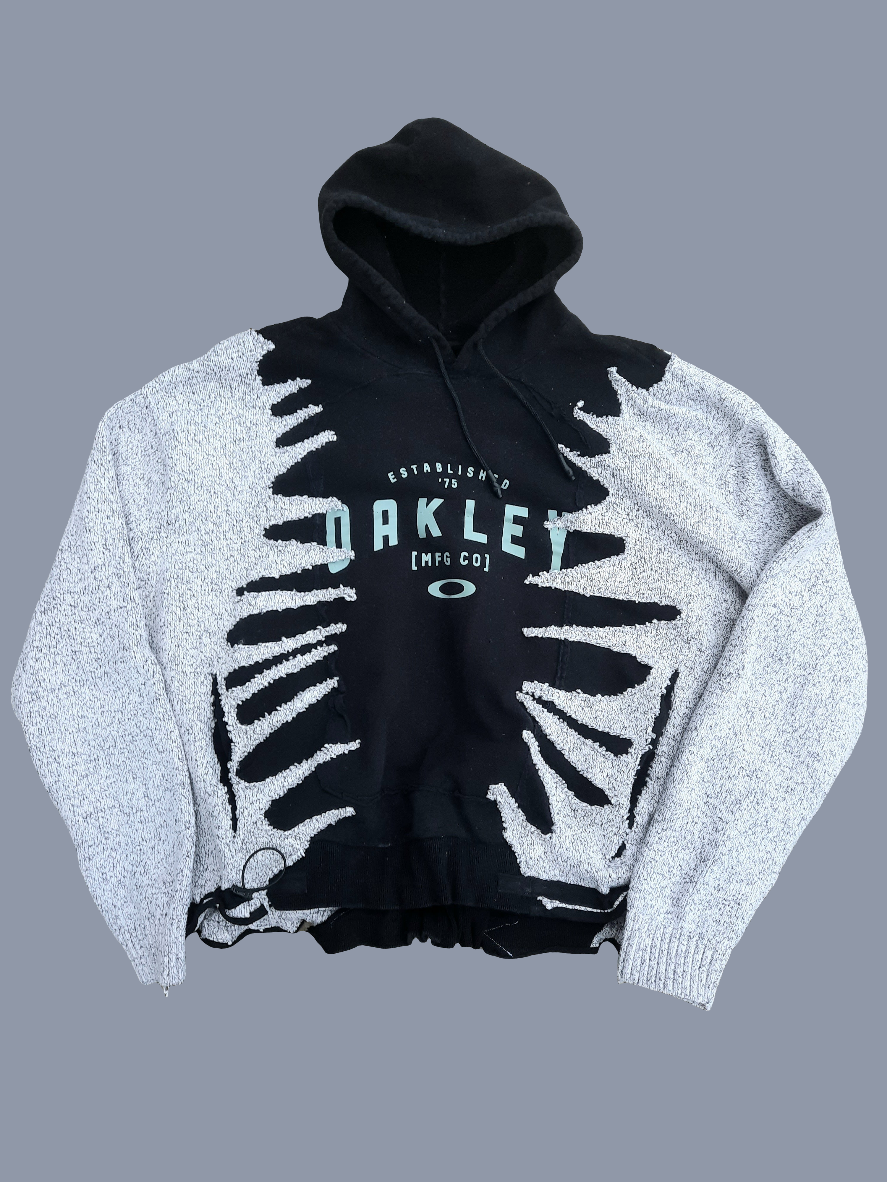 '𝘚𝘵𝘢𝘵𝘪𝘤 𝘎𝘳𝘪𝘱' Hoodie