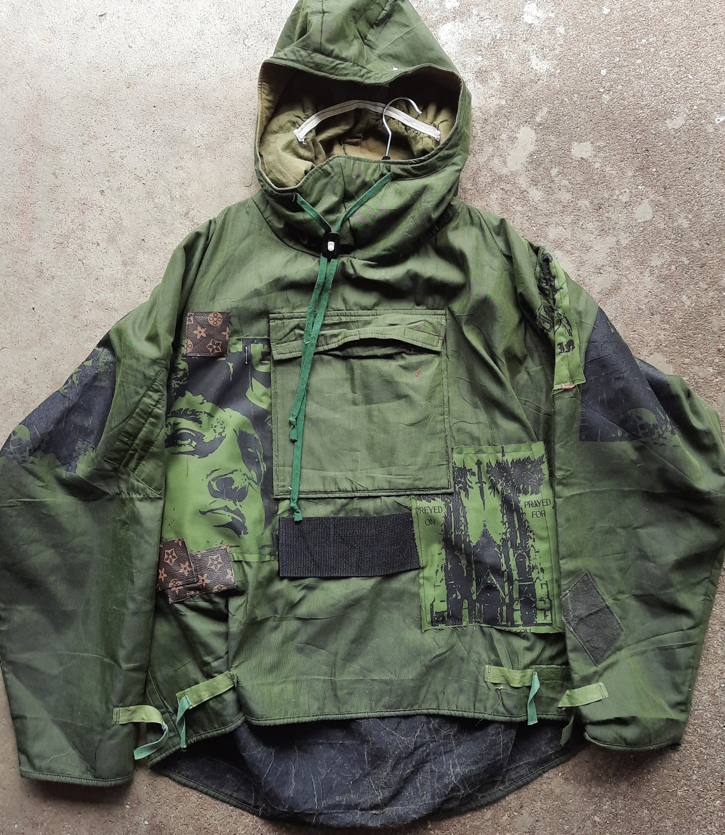 'ππ°π·π¦π³π΅ ππ΅π³π°π€πͺπ΅πͺπ¦π΄' Military Anorak