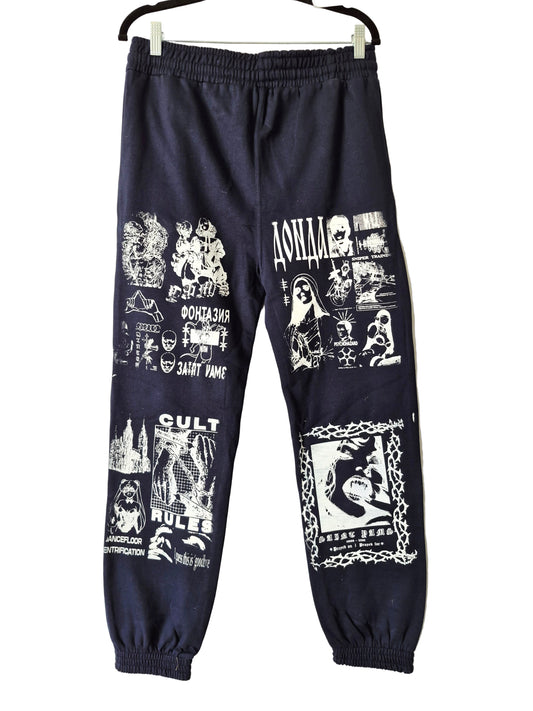 '𝘐 𝘓𝘰𝘷𝘦 𝘞𝘦𝘢𝘳𝘪𝘯𝘨' Sweatpants