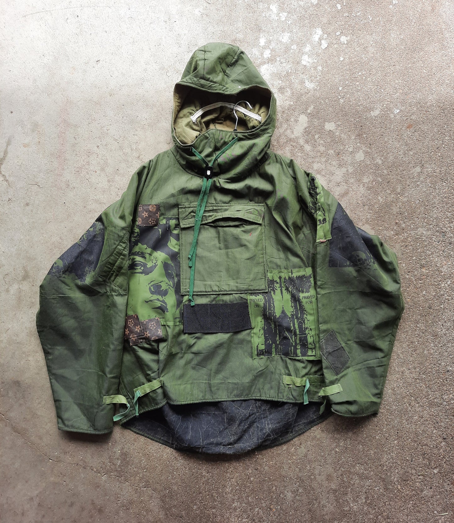 'ππ°π·π¦π³π΅ ππ΅π³π°π€πͺπ΅πͺπ¦π΄' Military Anorak