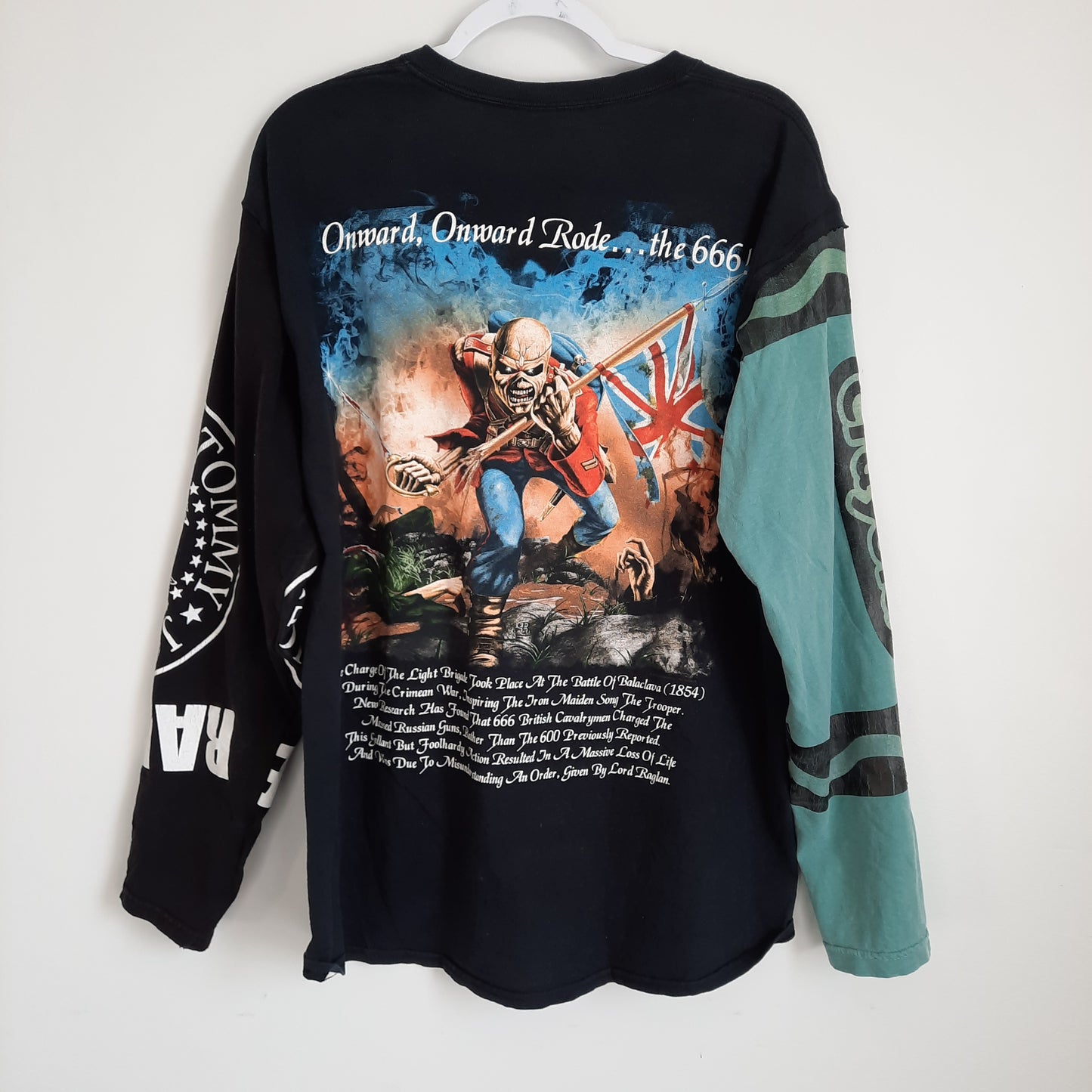 '๐๐ณ๐ข๐บ๐ฐ๐ญ๐ข ๐๐ข๐ฎ๐ฐ๐ฏ๐ฆ๐ด' Reworked Longsleeve Tee