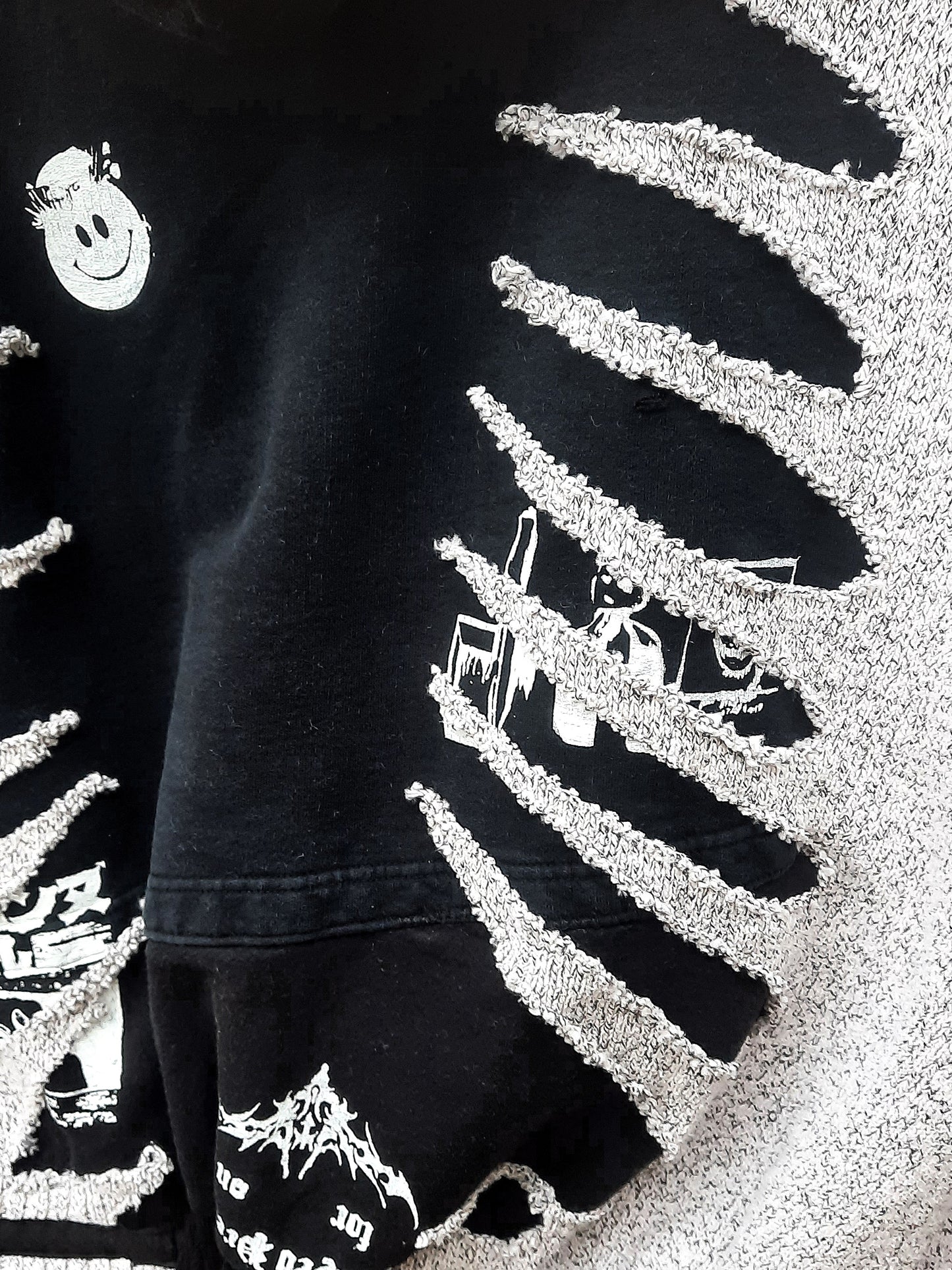 '𝘚𝘵𝘢𝘵𝘪𝘤 𝘎𝘳𝘪𝘱' Hoodie