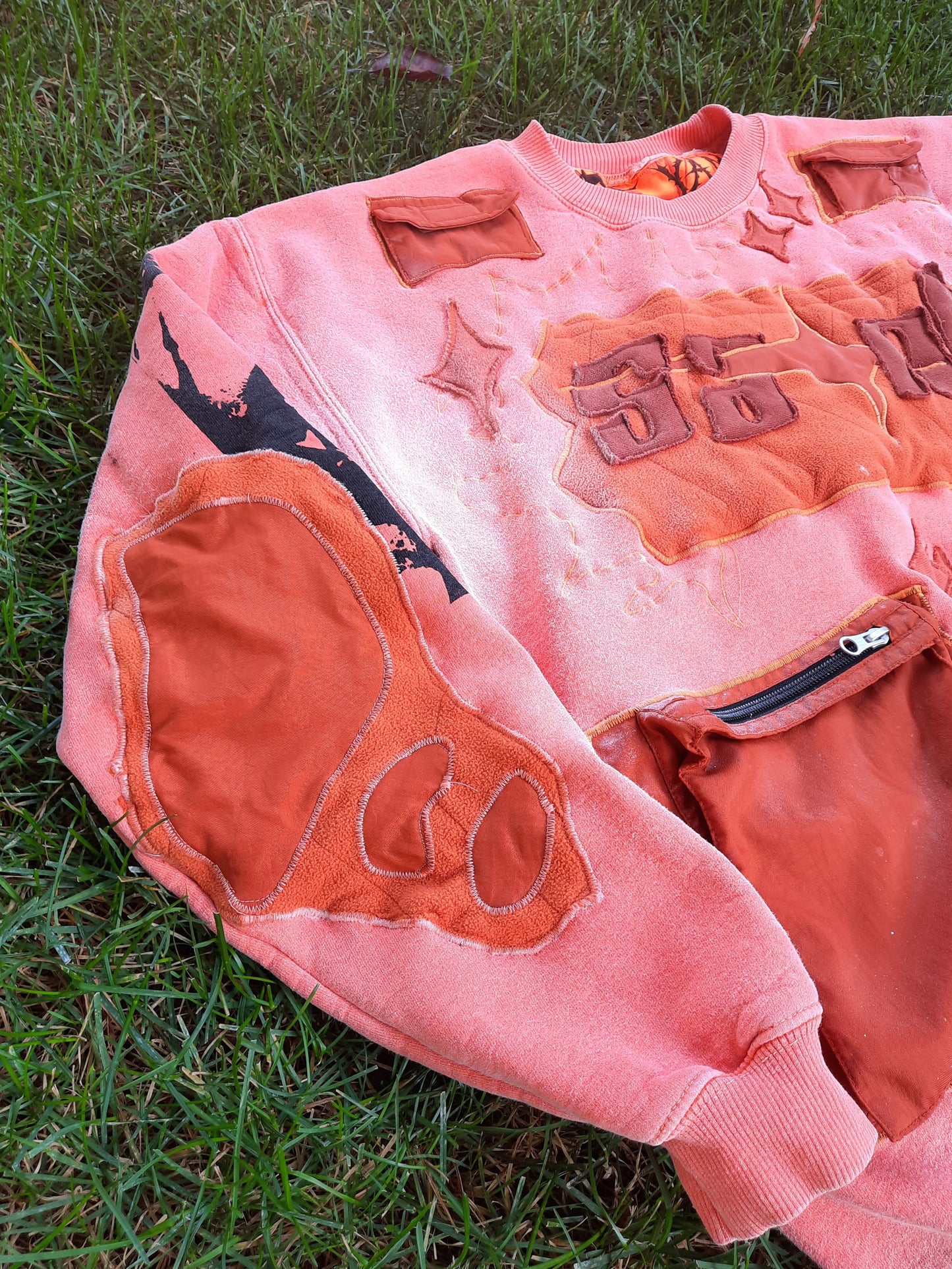 'ππ°ππ’π³ ππ³π°π±πΆππ΄πͺπ°π―' Crewneck Sweater