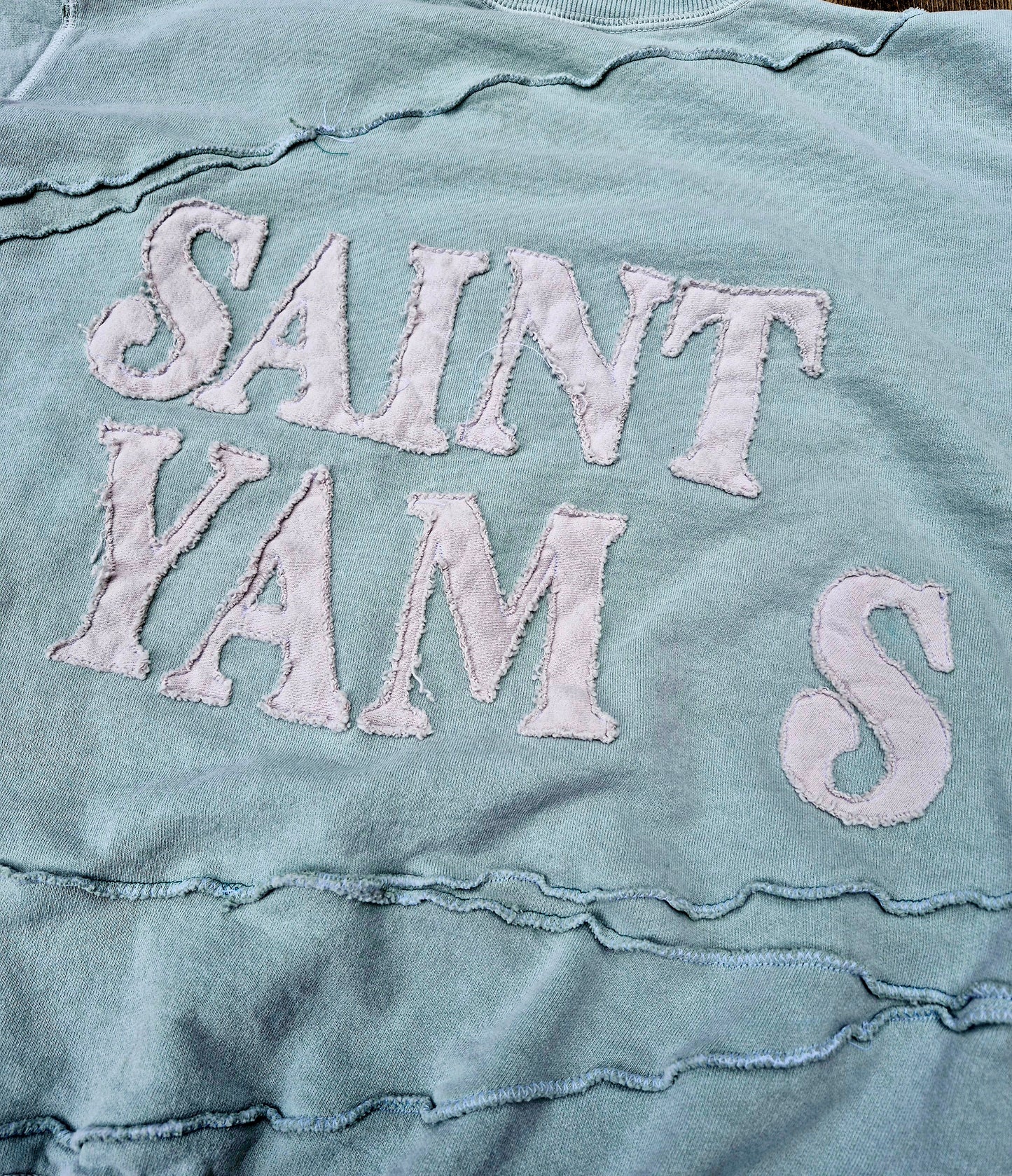 'ππ³π£πͺπ΅π’π πππ’π€πͺπ¦π³' Crewneck Sweater