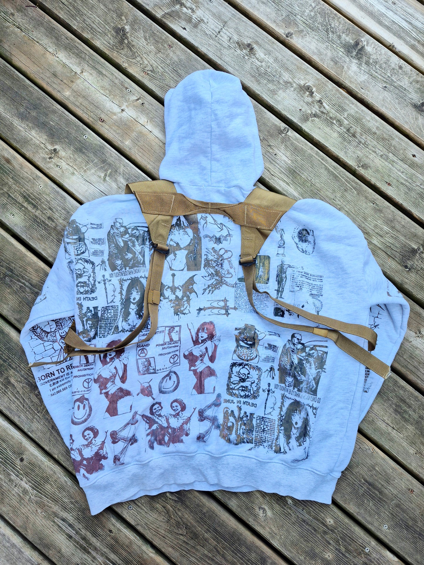 '𝘉𝘰𝘢𝘳𝘥𝘪𝘯𝘨 𝘚𝘤𝘩𝘰𝘰𝘭' Hoodie