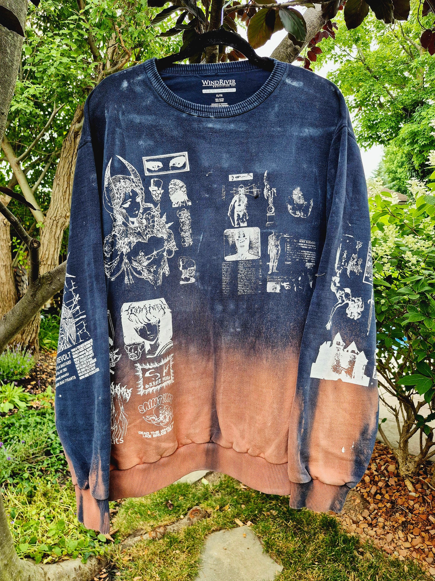 '𝘏𝘦𝘢𝘥𝘢𝘤𝘩𝘦 𝘔𝘢𝘯𝘵𝘳𝘢' Crewneck