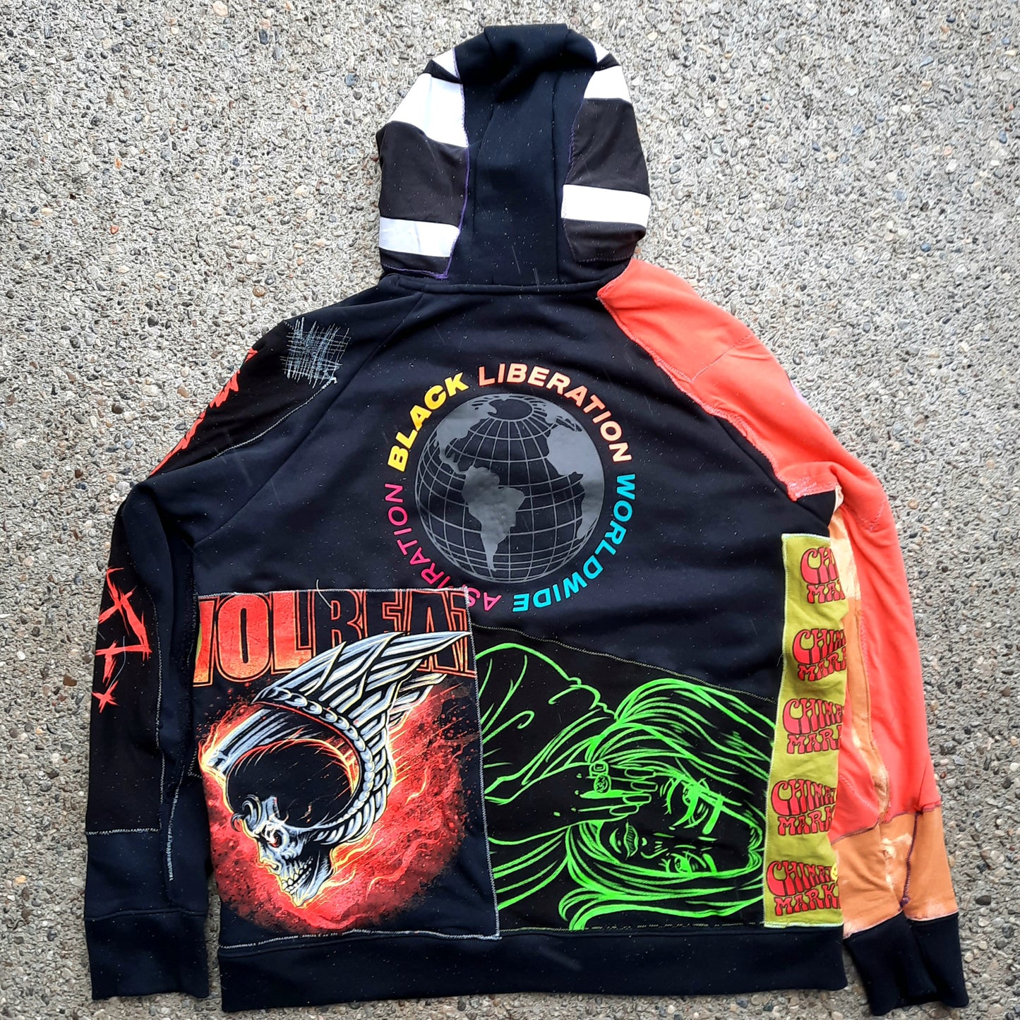 '๐๐ฐ๐ฏ๐จ๐ญ๐ฐ๐ฎ๐ฆ๐ณ๐ข๐ต๐ฆ' Reconstructed Hoodie