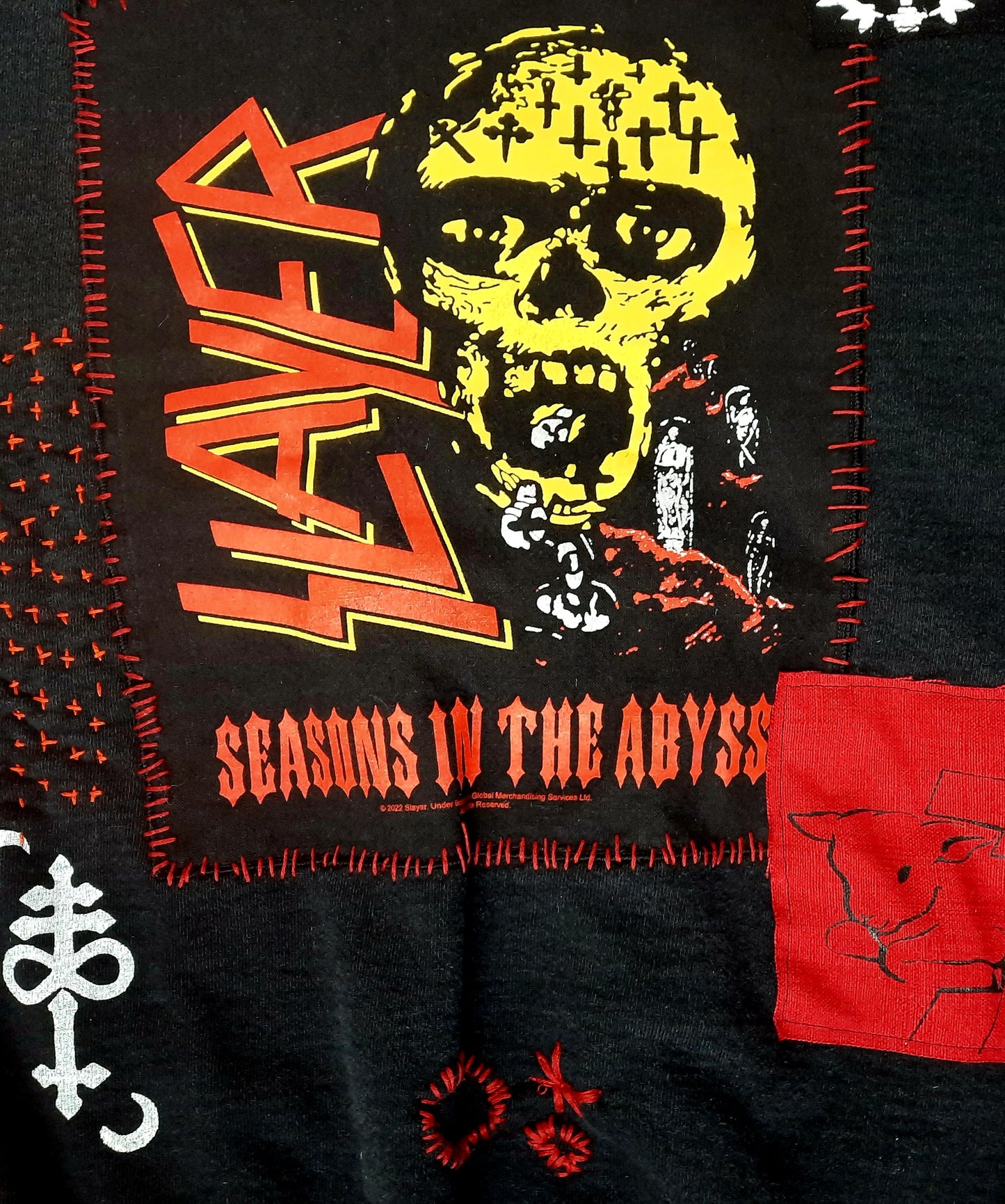 '𝘏𝘦𝘭𝘭 𝘈𝘸𝘢𝘪𝘵𝘴' Heavyweight Sweater