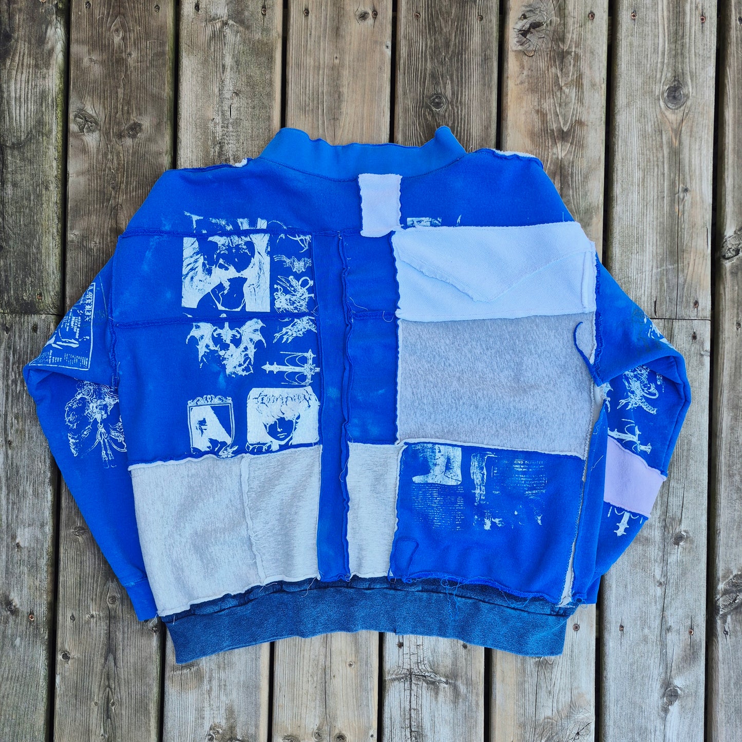 'ππ¦π―π΄' Sweater