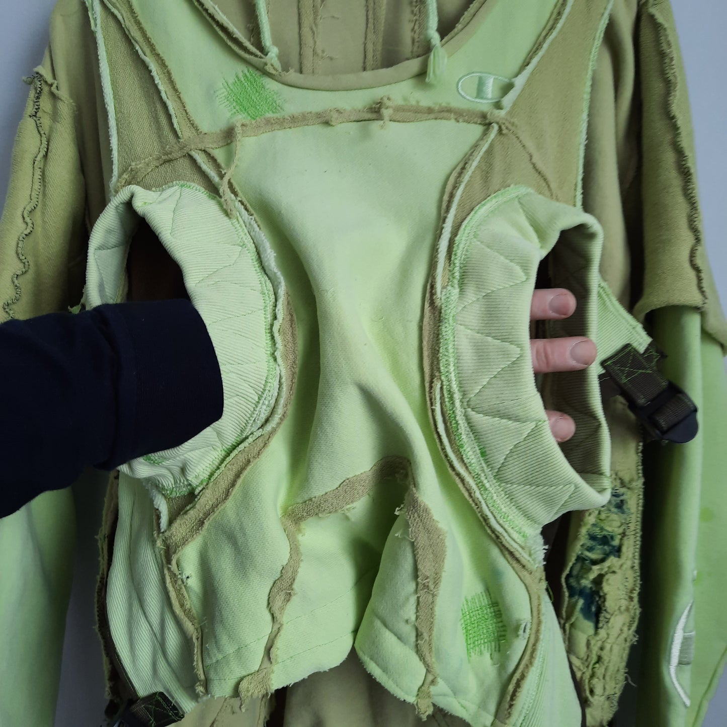 'ππͺπ΅π’π― ππΆπ―π¨ππ¦' Two Piece Set (Hoodie & Detachable Vest; 1/1)