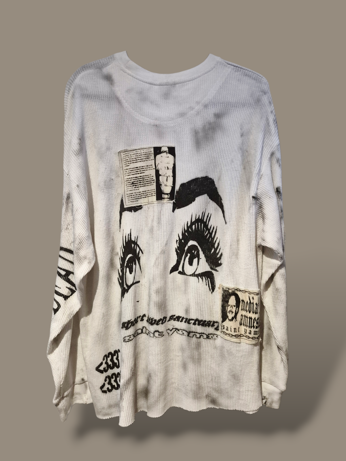 '𝘓𝘪𝘷𝘪𝘯𝘨 𝘙𝘦𝘯𝘵 𝘍𝘳𝘦𝘦 𝘪𝘯 𝘮𝘺 𝘌𝘹𝘦𝘴 𝘏𝘦𝘢𝘥' Long Sleeve Shirt