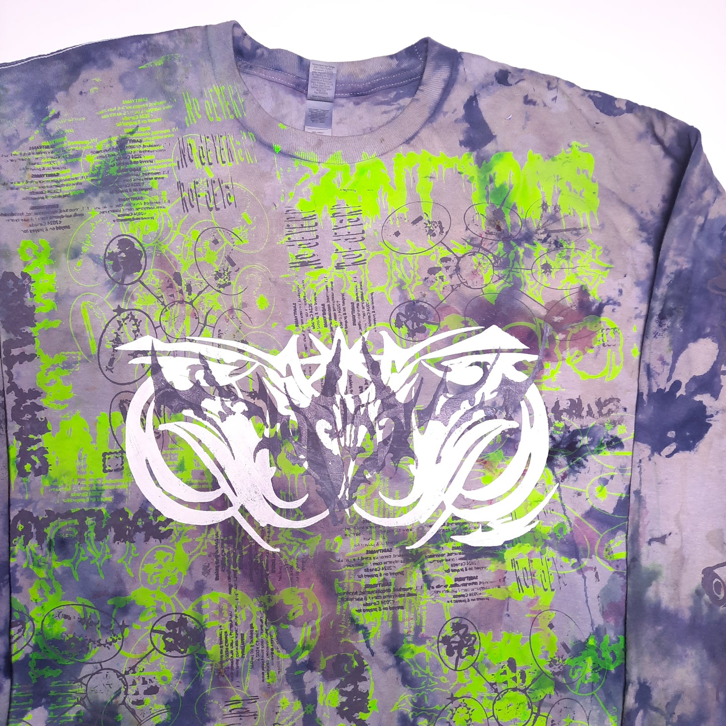 'πππ’π€π¬ ππ’π¨π°π°π―'Long Sleeve Graphic Shirt (1/1)