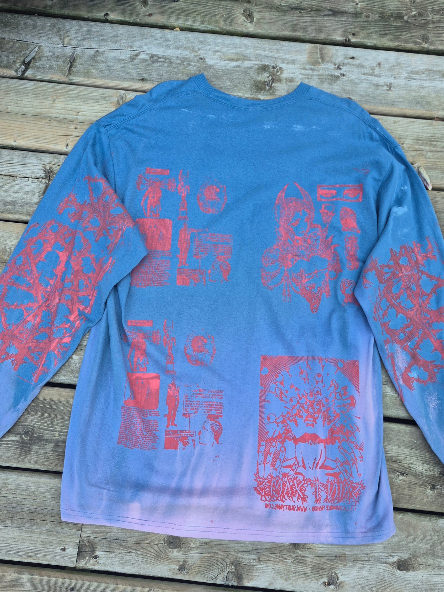 '𝘌𝘷𝘦𝘳𝘺𝘣𝘰𝘥𝘺 𝘊𝘰𝘮𝘮𝘪𝘵𝘴 𝘊𝘳𝘪𝘮𝘦 𝘚𝘰𝘮𝘦𝘵𝘪𝘮𝘦𝘴' Long Sleeve Shirt