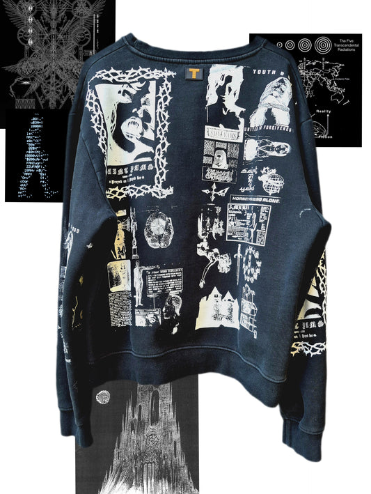 '𝘔𝘢𝘭𝘭 𝘎𝘰𝘵𝘩' Crewneck Sweater