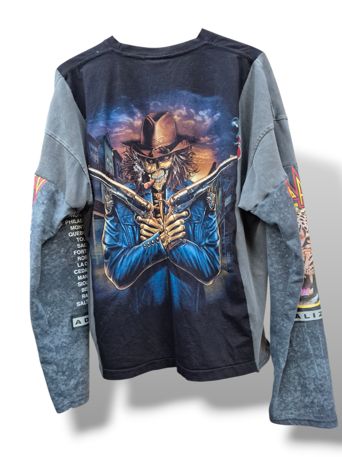 'ππ’π³π₯ π΅π° π΅π©π¦ ππ°π³π¦' Long Sleeve Shirt