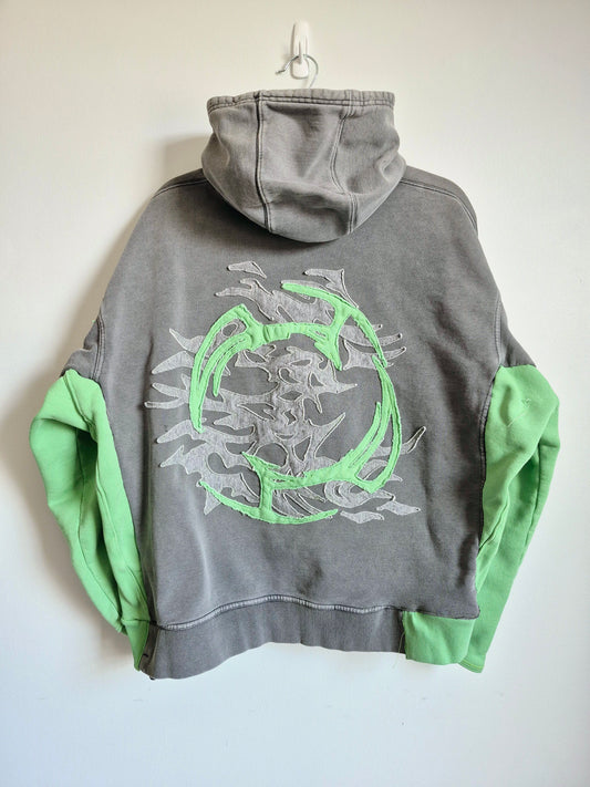 '𝘈𝘭𝘪𝘦𝘯 𝘛𝘳𝘢𝘱 𝘗𝘩𝘰𝘯𝘦' Hoodie