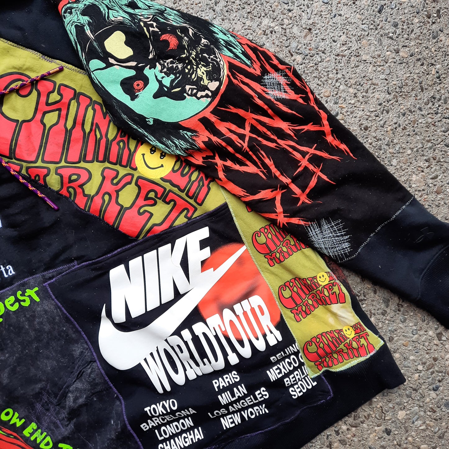 '๐๐ฐ๐ฏ๐จ๐ญ๐ฐ๐ฎ๐ฆ๐ณ๐ข๐ต๐ฆ' Reconstructed Hoodie