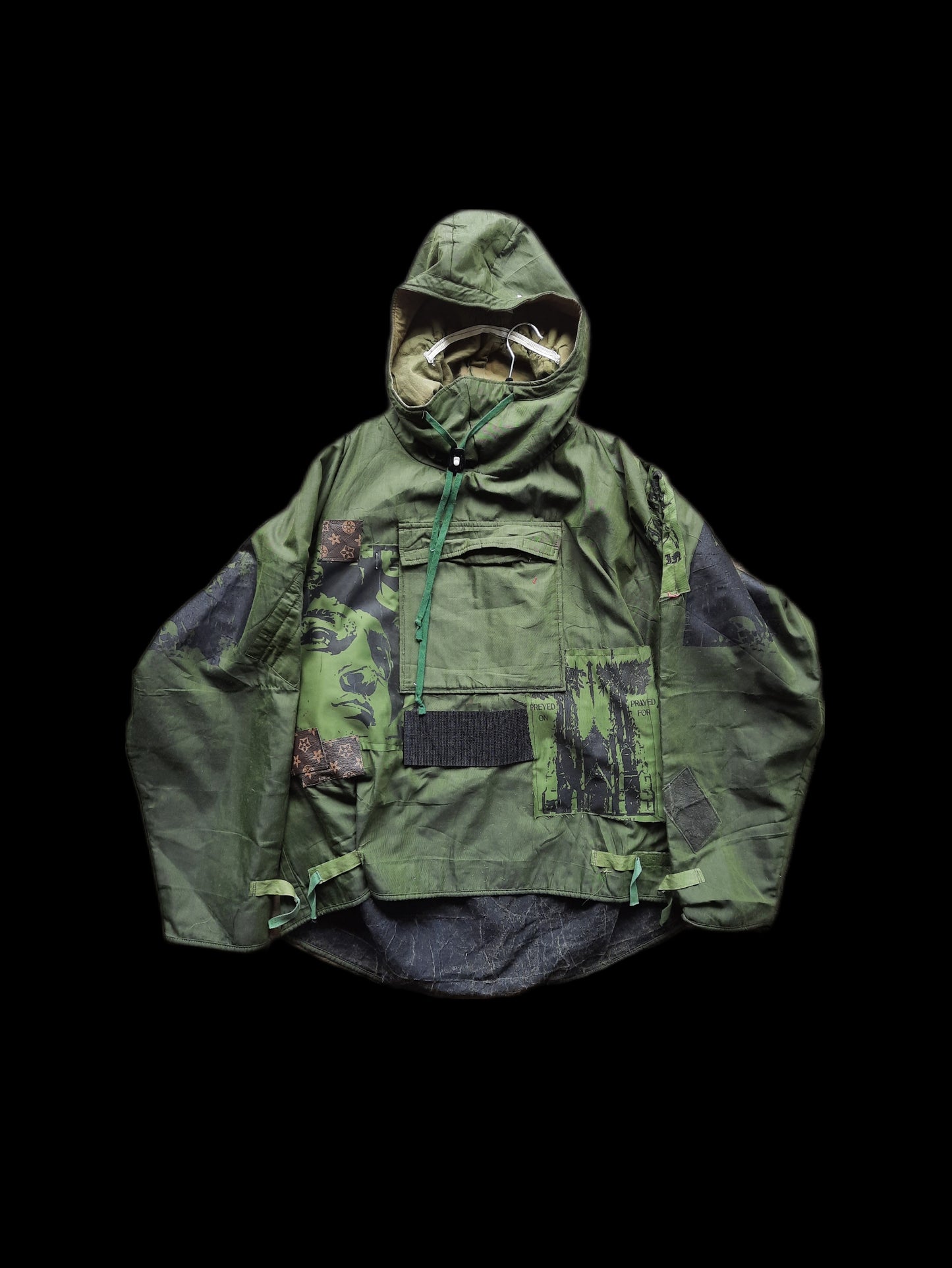 'ππ°π·π¦π³π΅ ππ΅π³π°π€πͺπ΅πͺπ¦π΄' Military Anorak