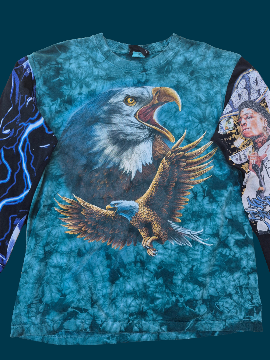 '𝘞𝘪𝘯𝘨 𝘒𝘪𝘯𝘨' Long Sleeve Shirt