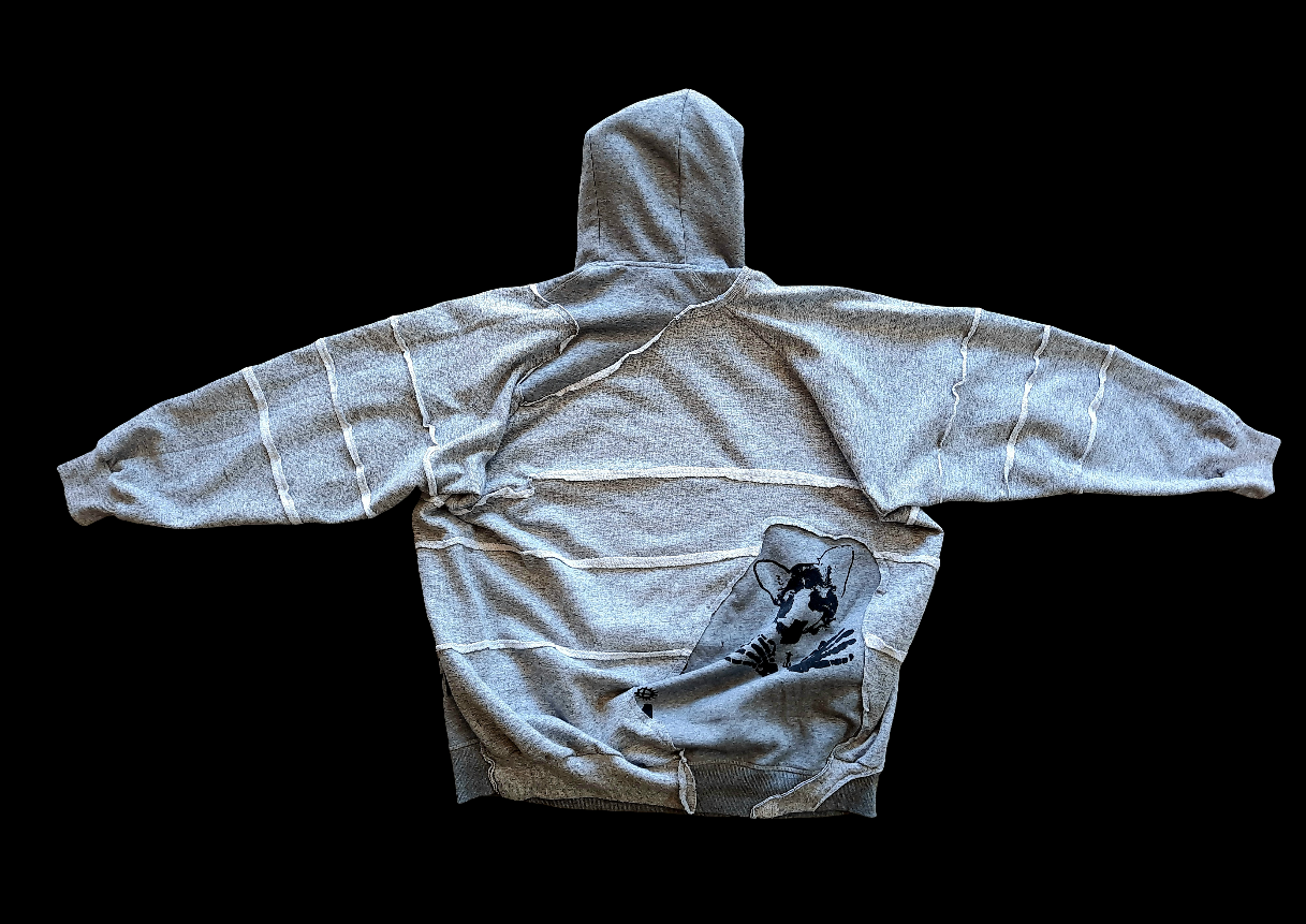 '𝘓𝘰𝘯𝘥𝘰𝘯 𝘚𝘬𝘪𝘦𝘴' Hoodie