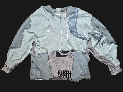 '𝘗𝘪𝘳𝘢𝘵𝘦𝘥 𝘞𝘪𝘯𝘥𝘰𝘸𝘴 95' Sweater