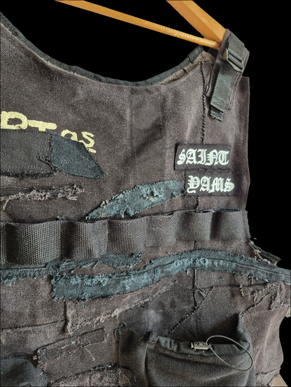 '𝘐𝘯𝘥𝘶𝘴𝘵𝘳𝘪𝘢𝘭 𝘚𝘤𝘢𝘳𝘴' Tactical Vest