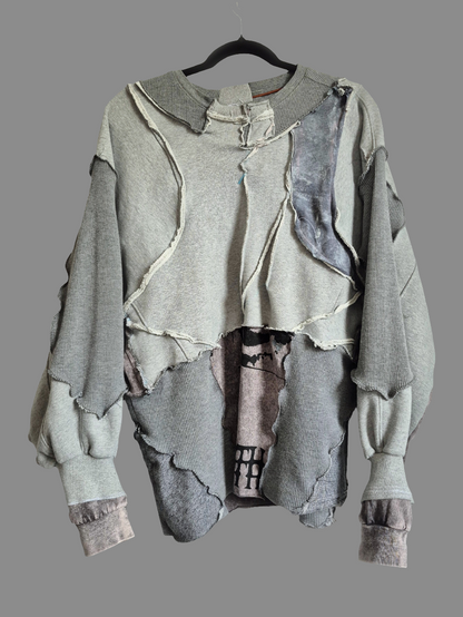 '𝘗𝘪𝘳𝘢𝘵𝘦𝘥 𝘞𝘪𝘯𝘥𝘰𝘸𝘴 95' Sweater