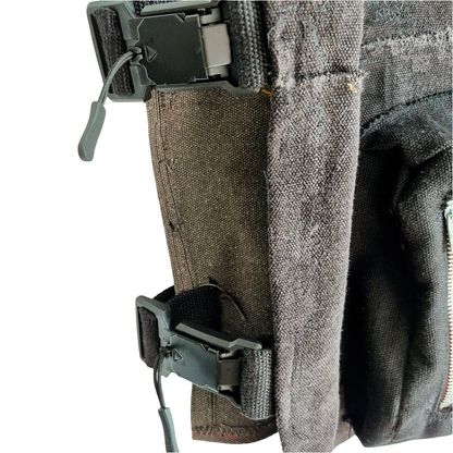 '𝘐𝘯𝘥𝘶𝘴𝘵𝘳𝘪𝘢𝘭 𝘚𝘤𝘢𝘳𝘴' Tactical Vest