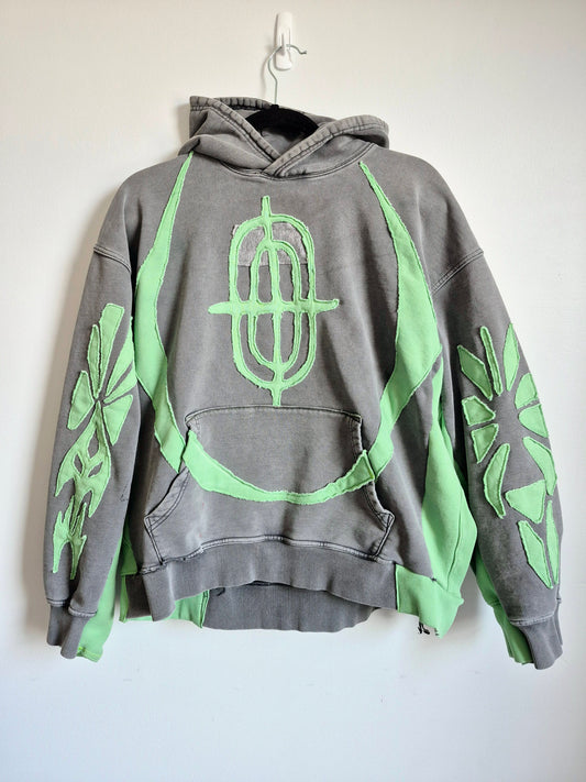 '𝘈𝘭𝘪𝘦𝘯 𝘛𝘳𝘢𝘱 𝘗𝘩𝘰𝘯𝘦' Hoodie