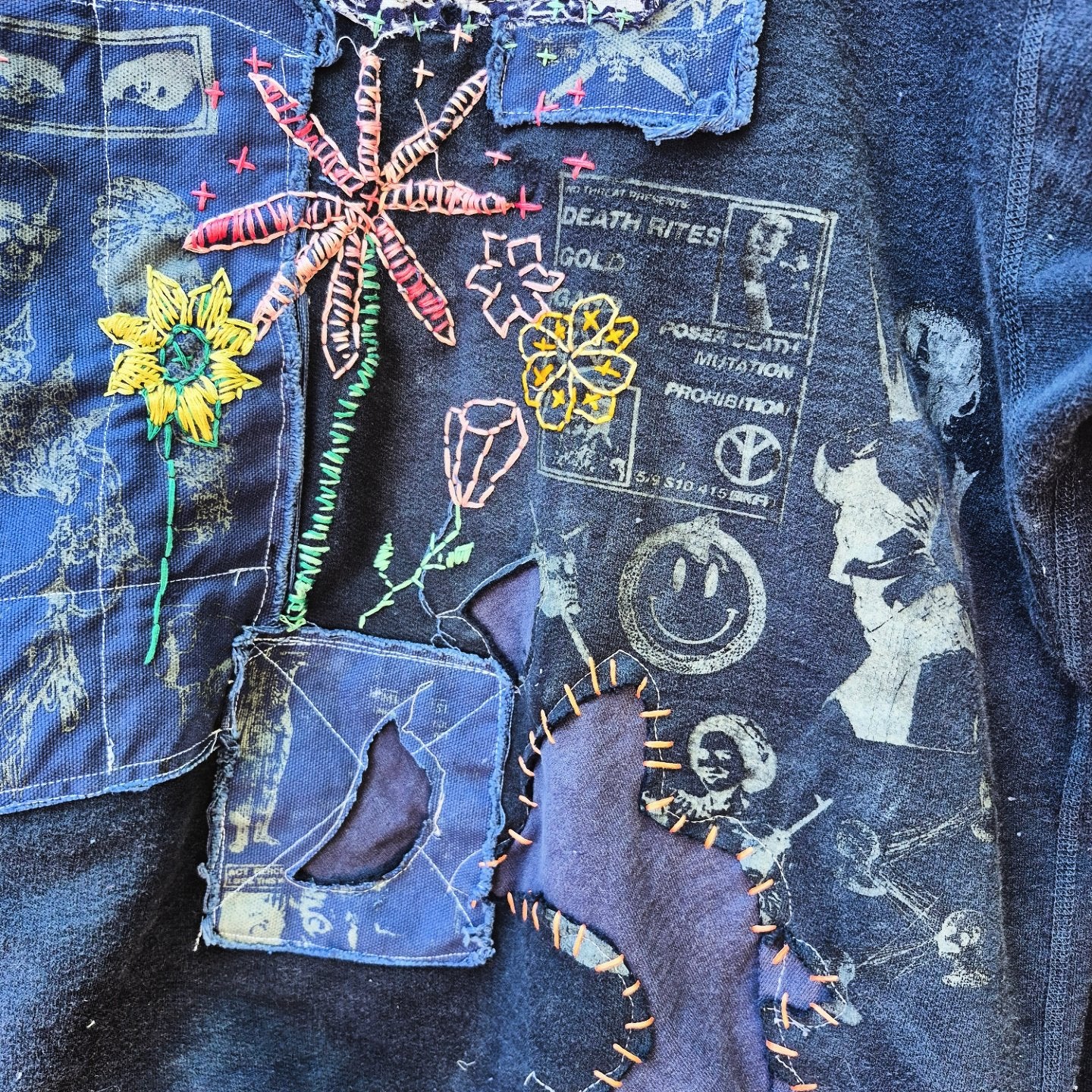 '𝘊𝘶𝘭𝘵 𝘚𝘵𝘢𝘳𝘵𝘦𝘳' Sweater
