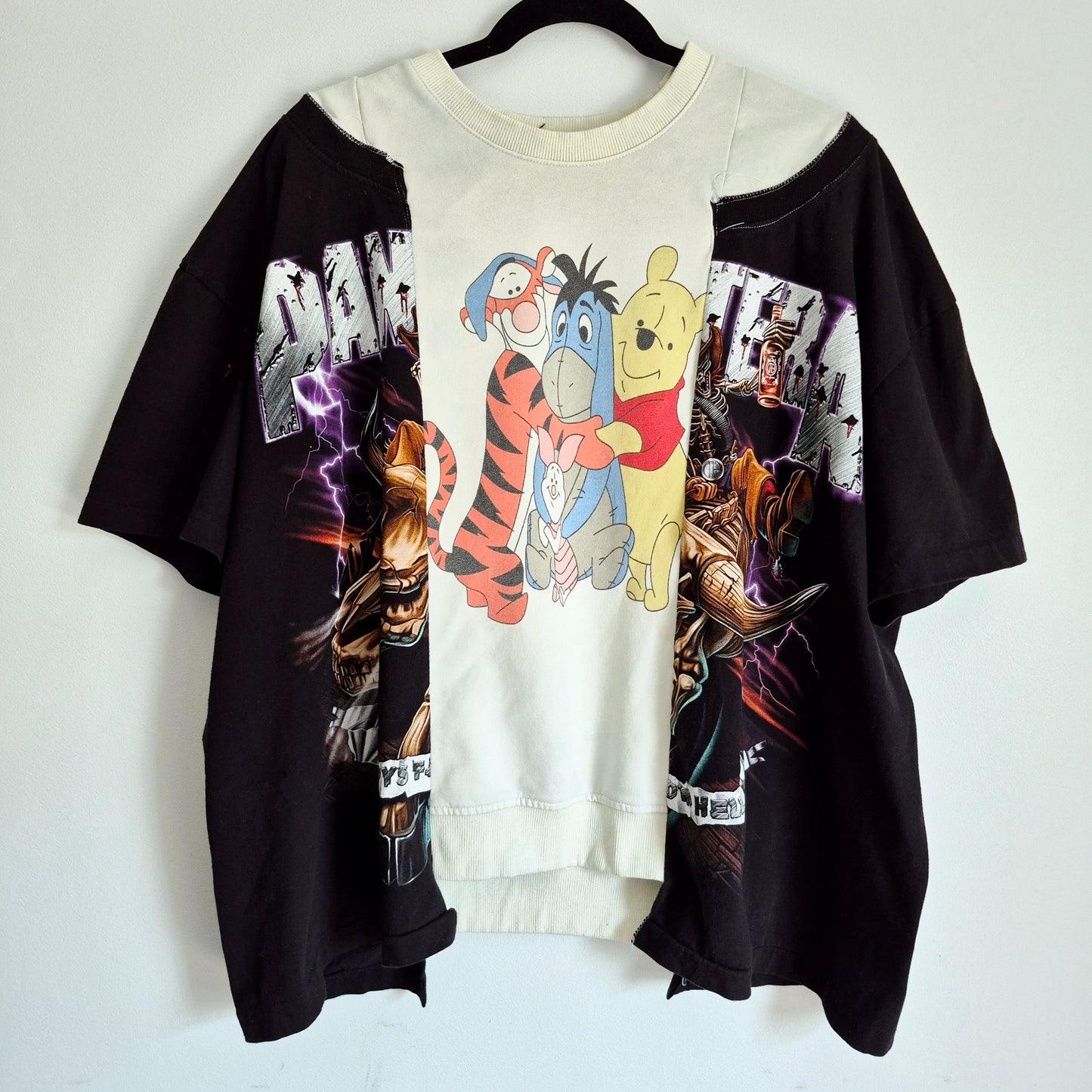 '𝘓𝘪𝘵𝘵𝘭𝘦 𝘏𝘦𝘭𝘭𝘪𝘰𝘯𝘴' Tee