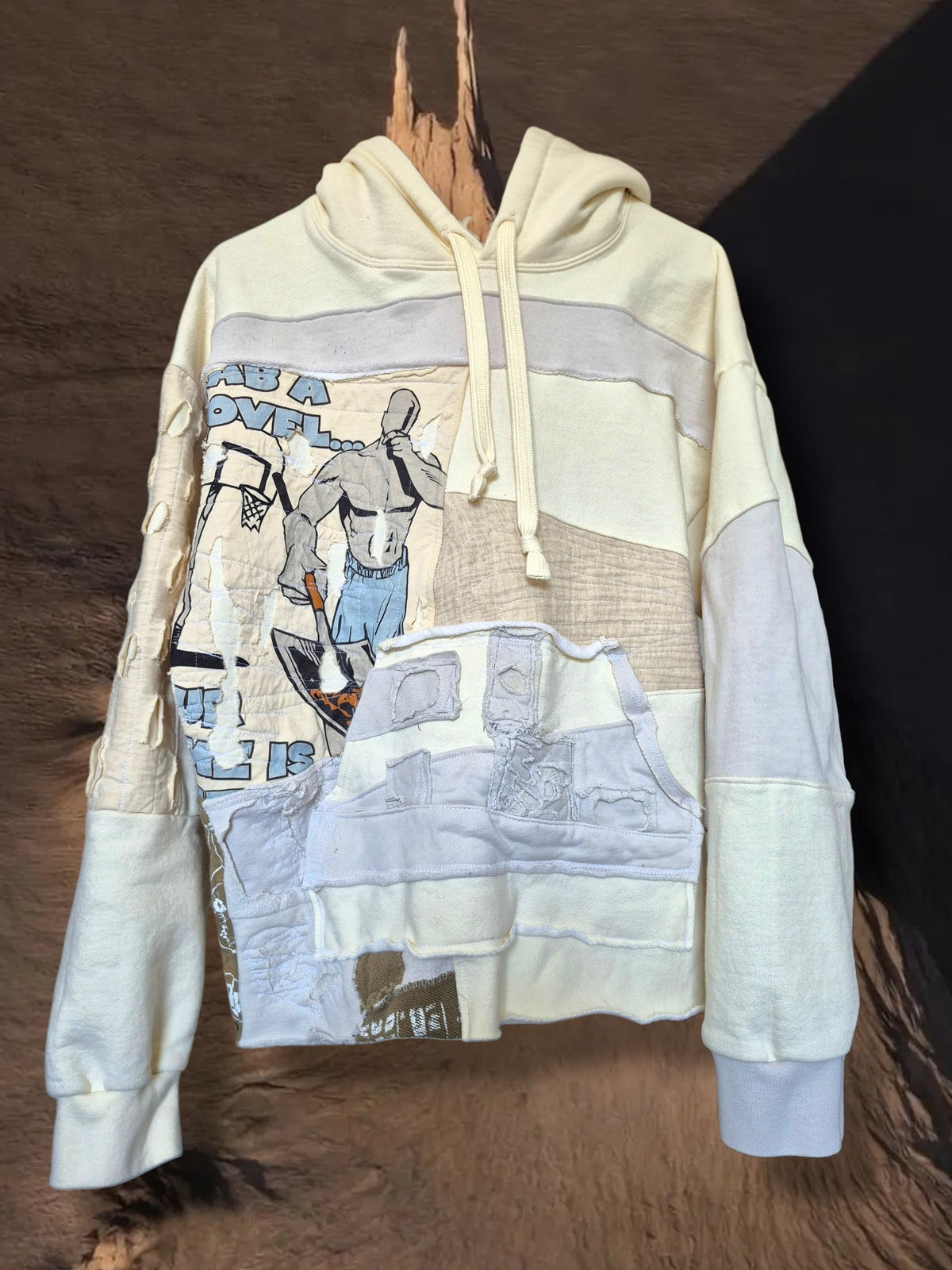 '𝘐𝘰' Hoodie