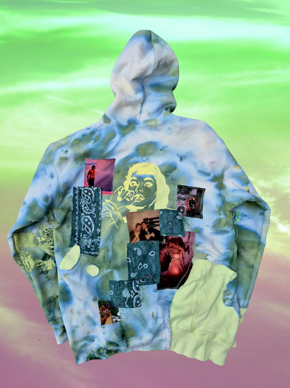 '𝘔𝘦𝘮𝘰𝘳𝘺 𝘏𝘰𝘭𝘦' Hoodie
