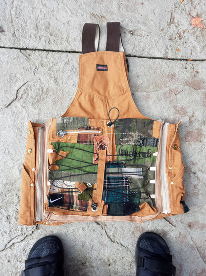 '𝘈𝘱𝘰𝘤𝘢𝘭𝘺𝘱𝘵𝘪𝘤 𝘏𝘪𝘱𝘱𝘪𝘦' Outdoor Vest