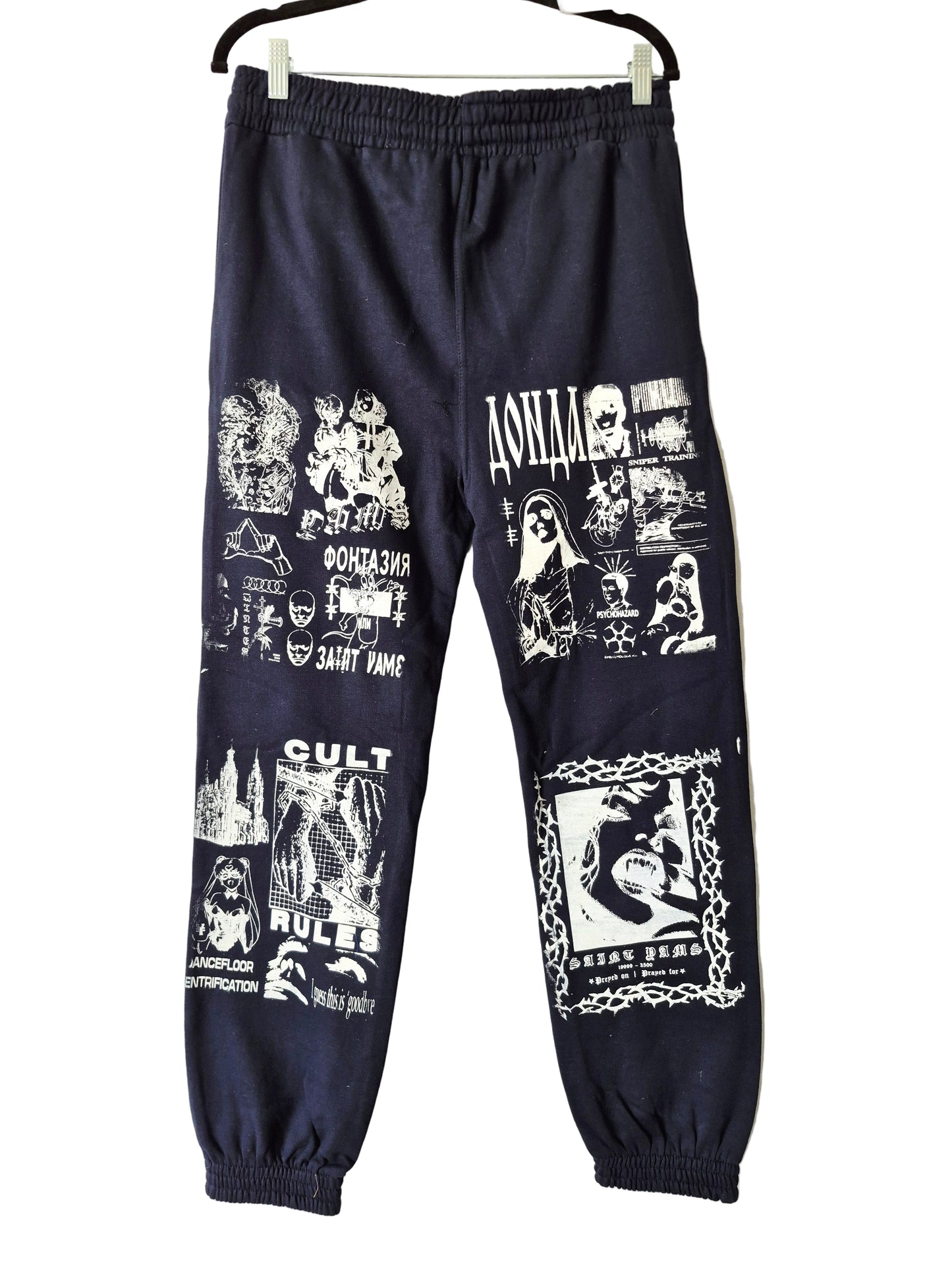 '𝘐 𝘓𝘰𝘷𝘦 𝘞𝘦𝘢𝘳𝘪𝘯𝘨' Sweatpants