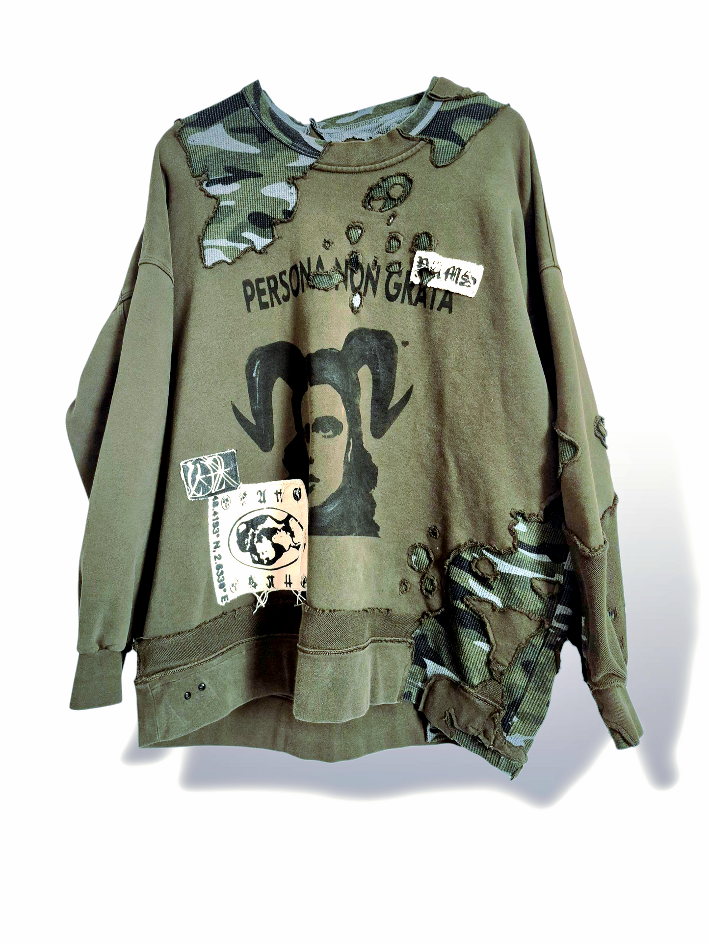 '𝘗𝘦𝘳𝘴𝘰𝘯𝘢 𝘕𝘰𝘯 𝘎𝘳𝘢𝘵𝘢' Sweater