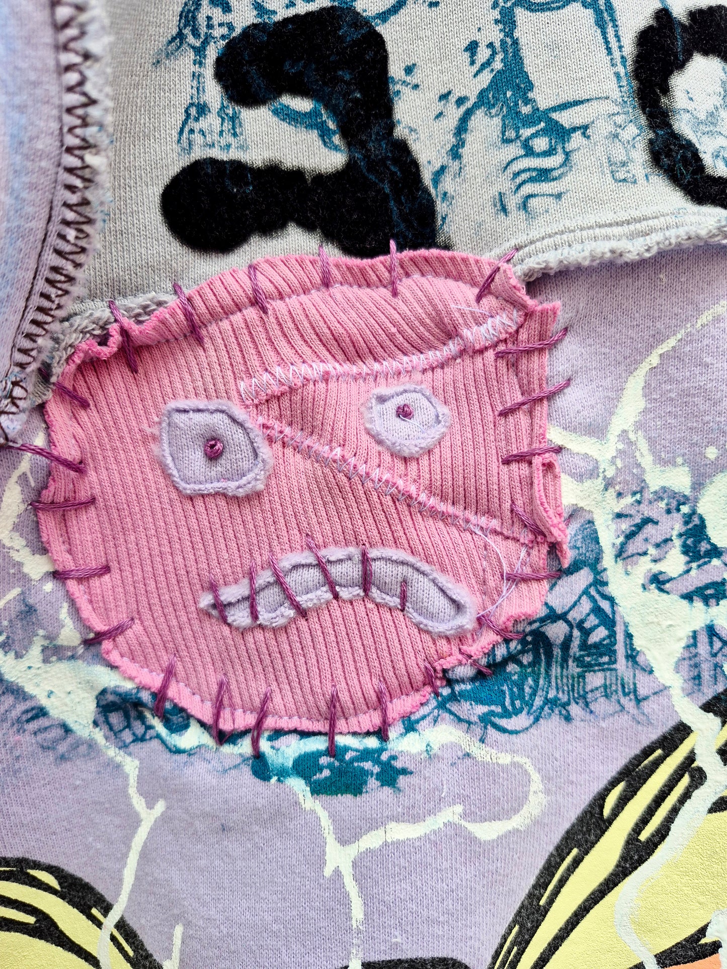 '𝘔𝘢𝘶𝘷𝘦 𝘉𝘪𝘴𝘩, 𝘎𝘦𝘵 𝘖𝘶𝘵 𝘛𝘩𝘦 𝘞𝘢𝘺' Patchwork Hoodie