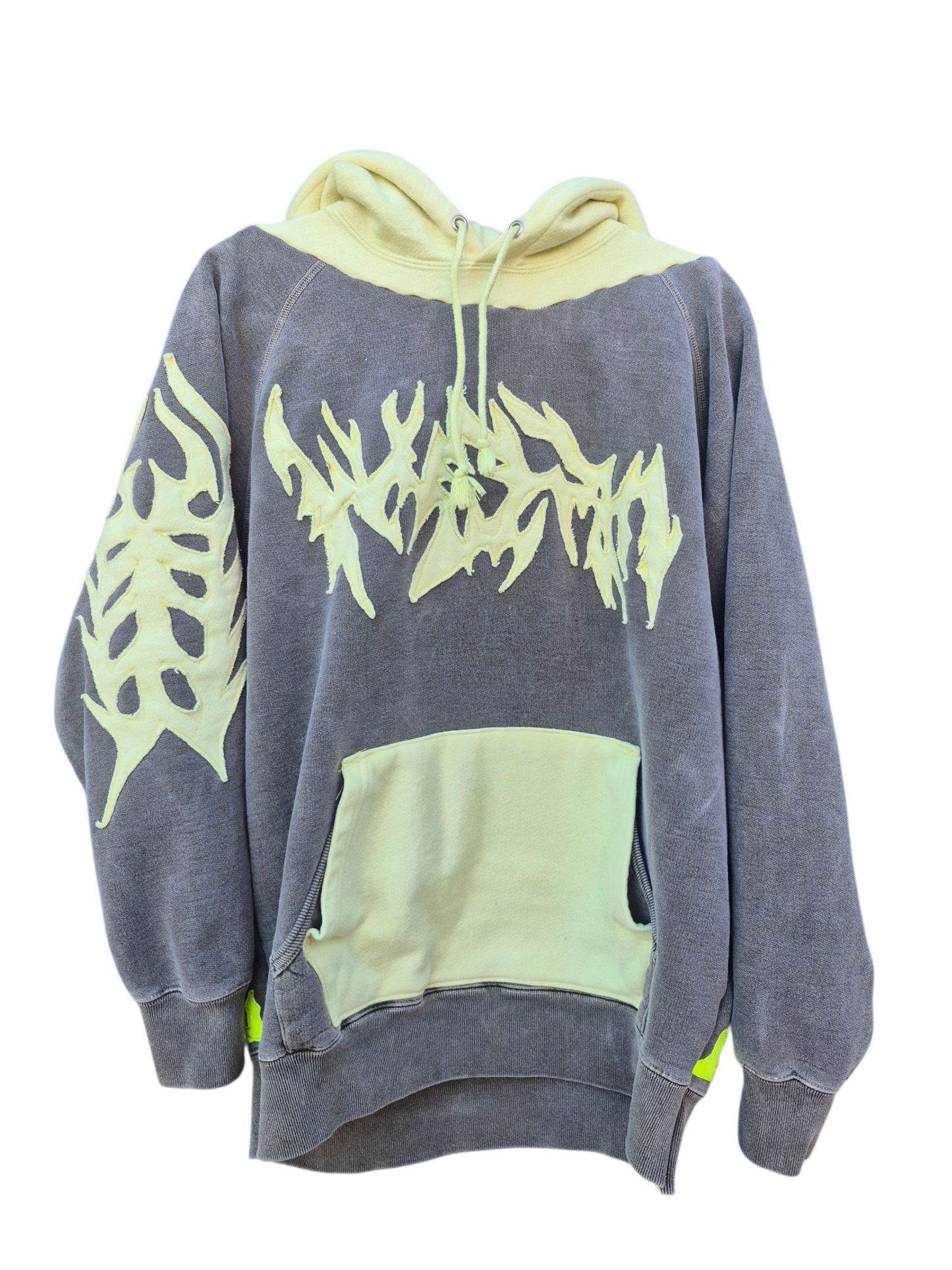 '𝘈𝘭𝘪𝘦𝘯 𝘞𝘦𝘢𝘳' Hoodie