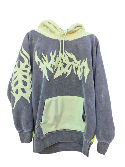 '𝘈𝘭𝘪𝘦𝘯 𝘞𝘦𝘢𝘳' Hoodie