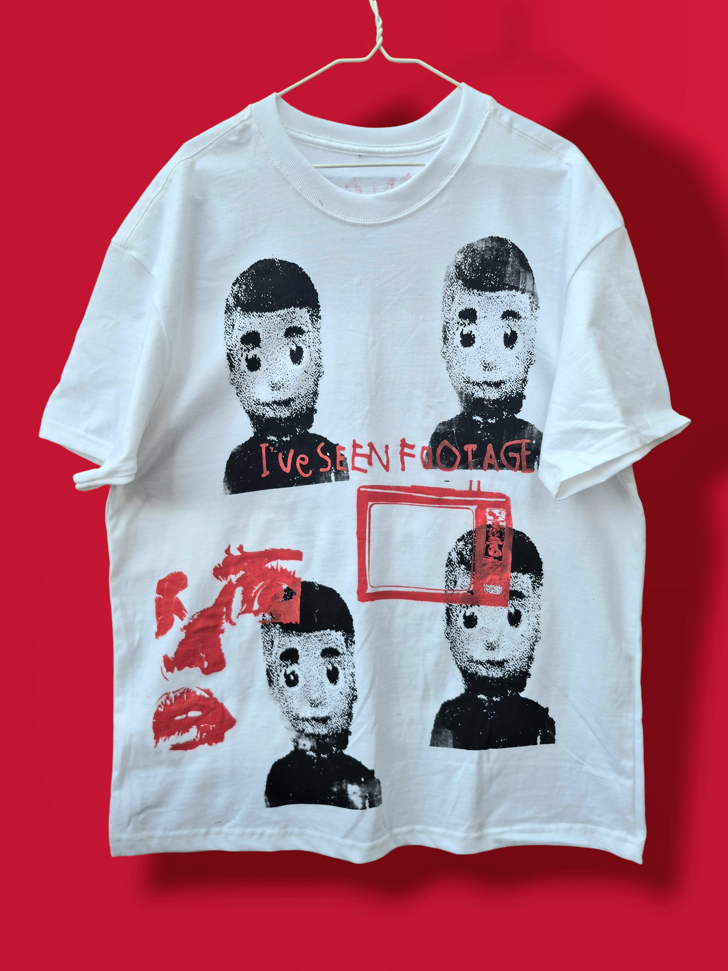 '𝘐'𝘷𝘦 𝘚𝘦𝘦𝘯 𝘍𝘰𝘰𝘵𝘢𝘨𝘦' Tee