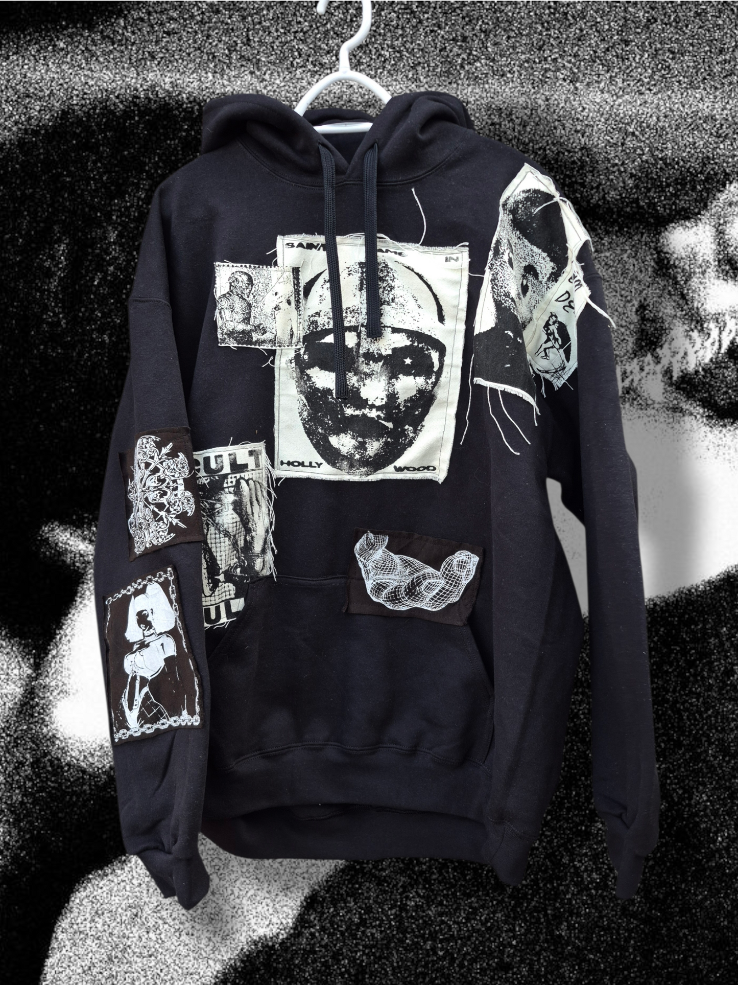 '𝘏𝘰𝘭𝘭𝘰𝘸 𝘞𝘰𝘰𝘥' Hoodie